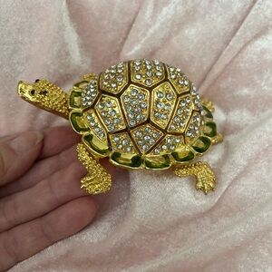 Lovely Gold Bedazzled & Jeweled Turtle Trinket box; magnetic closure, ~4”.